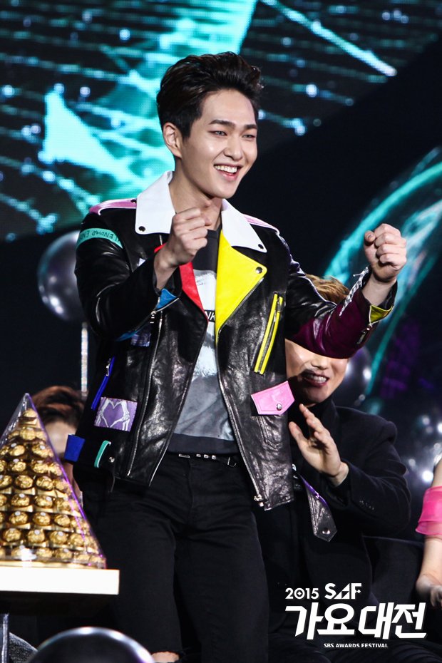 온유 #ONEW #オニュ@SHINee @ONEW_GRIFFIN