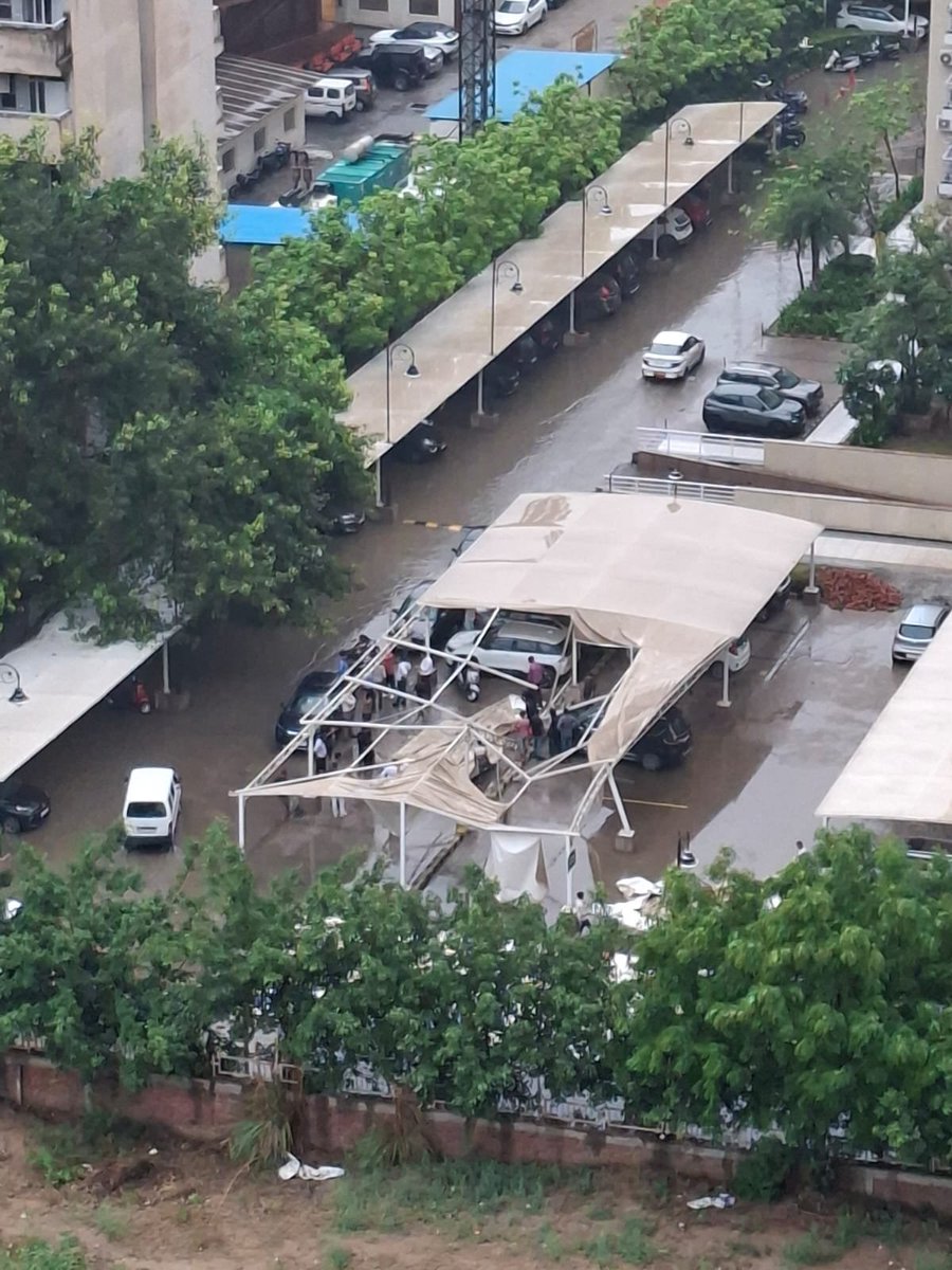 ASimpleIndianT's tweet photo. Illegal parking collapsed in today's rain. No government authorities took action on time. What if some life was lost? Who would be responsible?
#bptp #corruption

@dtcphry @cmohry @raonarbir https://t.co/uKIayu6Vlb