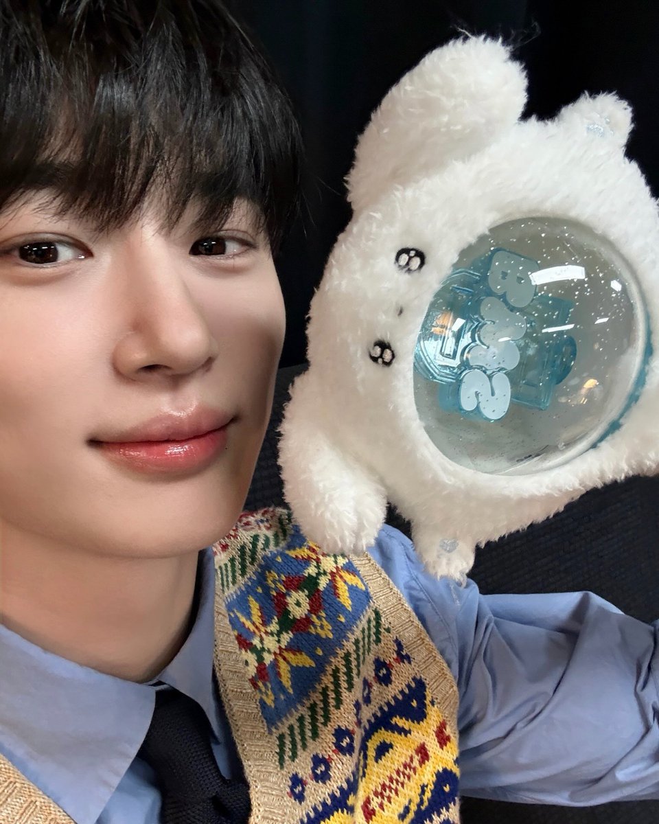 woonaissante's tweet photo. 260707 변우석 인스타그램 업로드 [1]

2026 팬미팅 시작 ♥️📮

#ByeonWooSeok #변우석 https://t.co/7l2OSijb07
