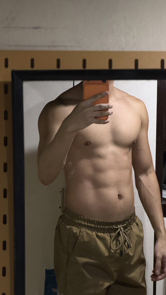 TiagoDizon's tweet photo. bend over and take this d- https://t.co/vMteuxSjrE