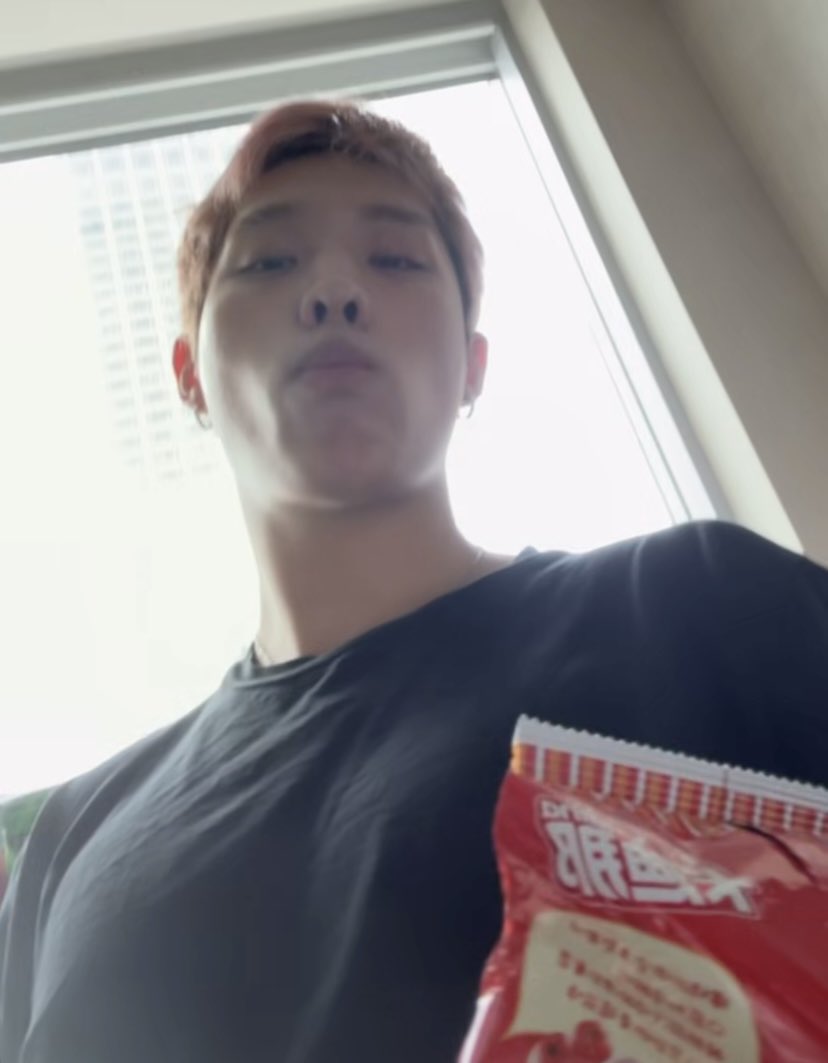 bttysuh's tweet photo. lisboaaaa 🇵🇹😝 https://t.co/BQm1Xlcm4d