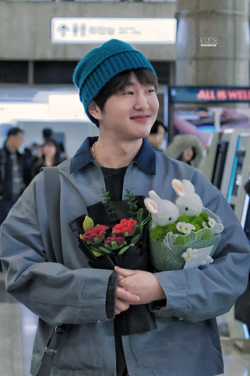 hourlyjinki's tweet photo. #온유 #ONEW #オニュ@SHINee @ONEW_GRIFFIN https://t.co/QMTyJk9Wli