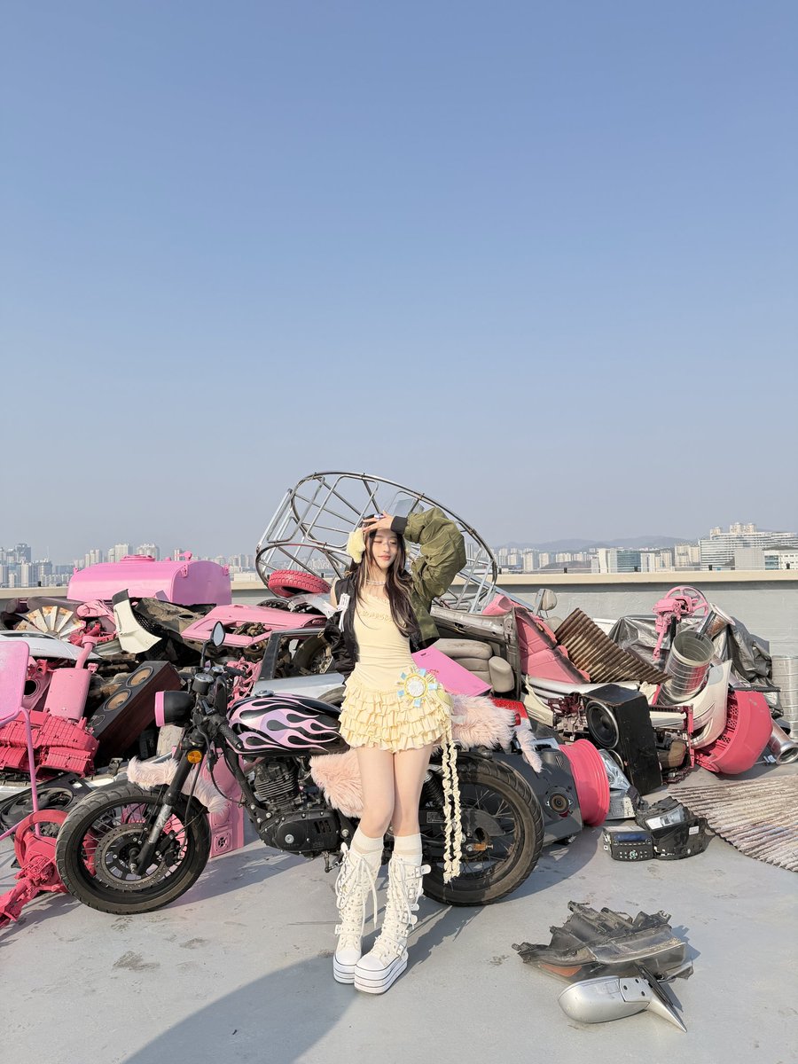 heart_of_woman's tweet photo. 누가 물어 ‘H.O.W you feelin’ right now?’

#HEARTOFWOMAN #하트오브우먼 #HOW
#DOLLAR
#HeartByte_LEGACY https://t.co/BmHwu237rr