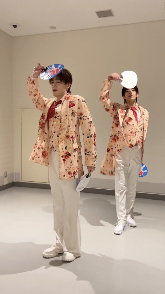 たけちゃんは、さすがのポテンシャル😊 つっつんも他の曲の足上げと