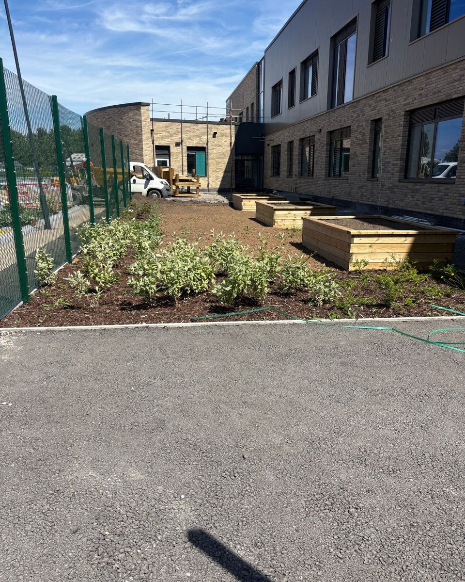 LandcraftUK's tweet photo. Back on site at Willows High School soiling and planting. It's great to be a part of projects that help create greener, more sustainable spaces 

Always a pleasure working with @morgansindall we appreciate the continued partnership! https://t.co/9Z18eKCZIC