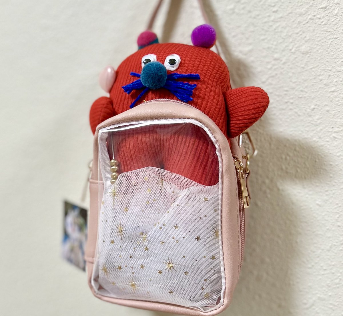 JRn2c's tweet photo. 通販初夏の陣戦利品開封の儀②clue.さんの異色の逸品🥰もぐねこさん😸製作は今回限りでこの機会を逃せばもう手に入らないかもなのでオープン前から正座待機でめでたくゲット🧎🏻‍♀️😆なんてノスタルジックなのかしら🥹子供の頃靴下に布団綿を詰めて作ったぬいぐるみを想い出させてくれました🧸😭✨ https://t.co/CUhTwJOz2z