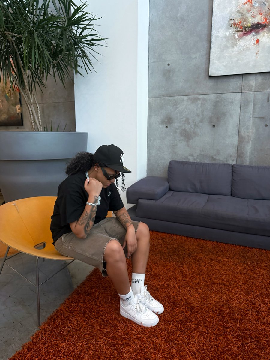 itsyaisii's tweet photo. haven’t slept in 72 hrs #miami #wlw https://t.co/9vEimKBgMD