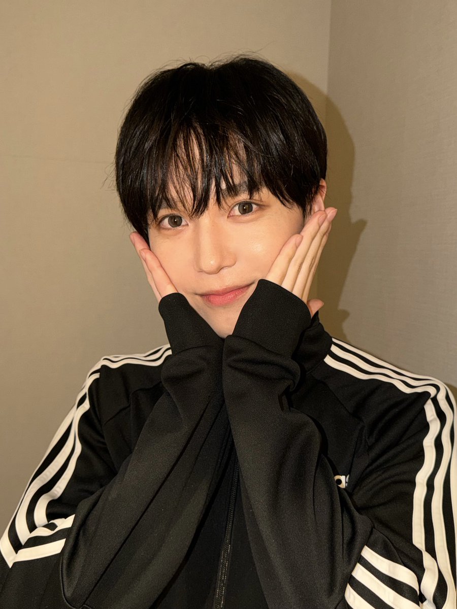 cloudten_member's tweet photo. 【大和田歩夢ブログ更新✨】  

📖「記者会見から今日まで」  

前回のブログではグループに加入した経緯や思いを語らせていただきましたが、
今回は4月の記者会見から今日まで活動してきて思ったことを書きたいなと思います！

続きはこちら！ 
https://t.co/sHfaJcwvSN

#Cloudten #大和田歩夢 https://t.co/gVmNEeES5W