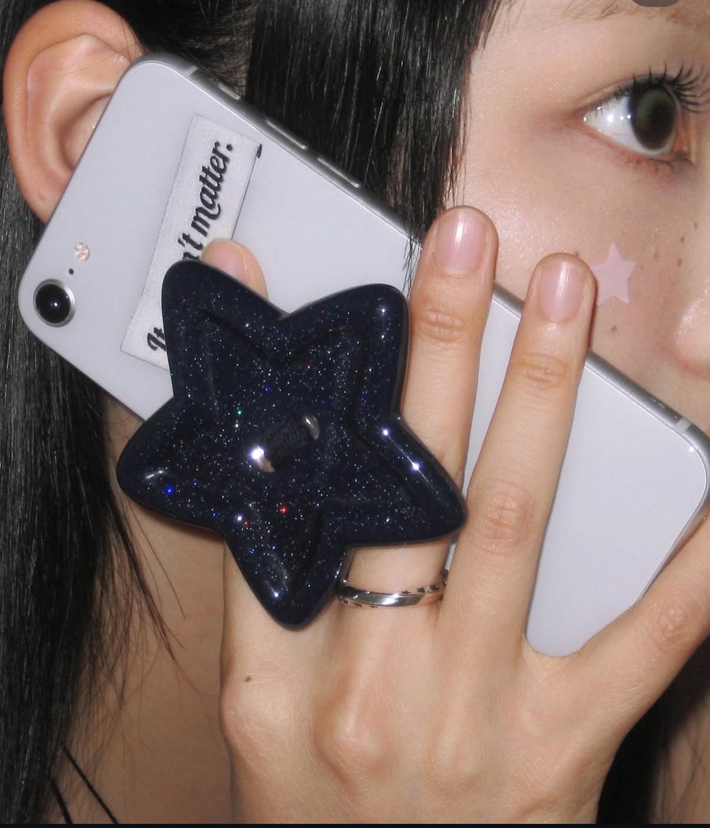 60goods's tweet photo. it doesn't matterのカラバリもデザインも豊富すぎるスマホグリトップちゃんたち....♡ https://t.co/Ag0JMdS6aj