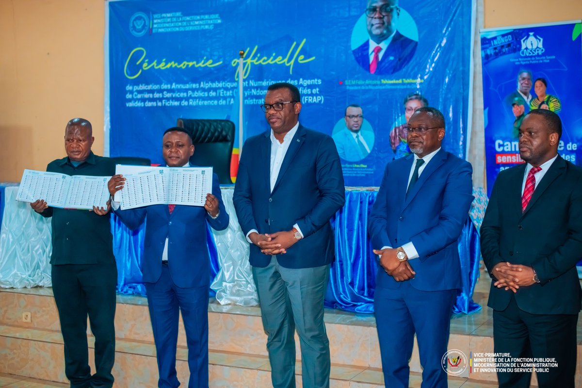henry_ite's tweet photo. #FonctionPublique | #INONGO 🇨🇩
🛑 Maîtrise des effectifs des agents publics de l’Etat, la dynamique se poursuit jusqu'a la couverture complète du territoire national.
Ce Lundi 6 juillet 2026 , le VPM Jean-Pierre @LihauEbua , a procédé à la publication officielle des annuaires alphabétiques et numériques des agents publics de l’Etat de la province de Mai Ndombe en présence des provinciales. Avec cette nouvelle nouvelle publication, 17 province sur 26 disposent désormais des données chiffrées certifiés des fonctionnaires de l’Etat.
Avec la publication des annuaires alphabétiques et numériques, la cartographie cartographie administrative de la RDC continue de prendre Forme sous pour une administration publique Mieux organisée et plus performante au service des citoyens.
Fruit d’un travail réalisé avec méthodologie cet outil de travail vient de doter la province de Mai Ndombe de données Fiable pour une gestion rationnelle des ressources humaines de l'État.
#ItinéranceAdministrative #MaïNdombe #Réformes #AdministrationPublique #PublicationAnnuaires
@fatshi13 @FelixUdps @TopCongo
@PrimatureRDC @SuminwaJudith
@Presidence_RDC @radiookapi