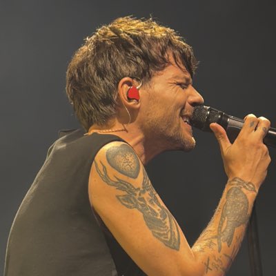 HarryLouis0928's tweet photo. #NewProfilePic https://t.co/A6Xxq7JV4b