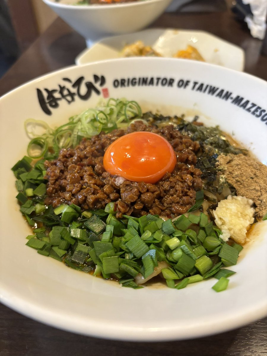 wanyappo's tweet photo. 退院したらラーメンとか油そばとかピザみたいなドカンとしたものが食べたい https://t.co/nJVvUUwLGd