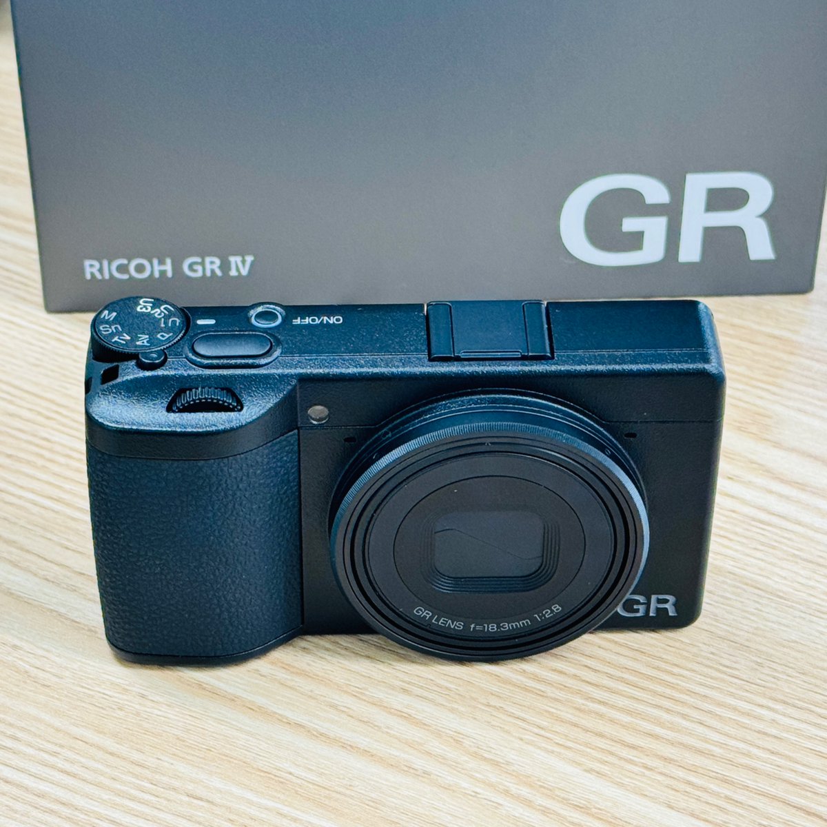 おまけ付 RICOH GR IV デジカメ APS-C GRIV コンデジ いいカメラあります。 RICOH GR IV 待望のGRシリーズ最新モデル。 28mm
