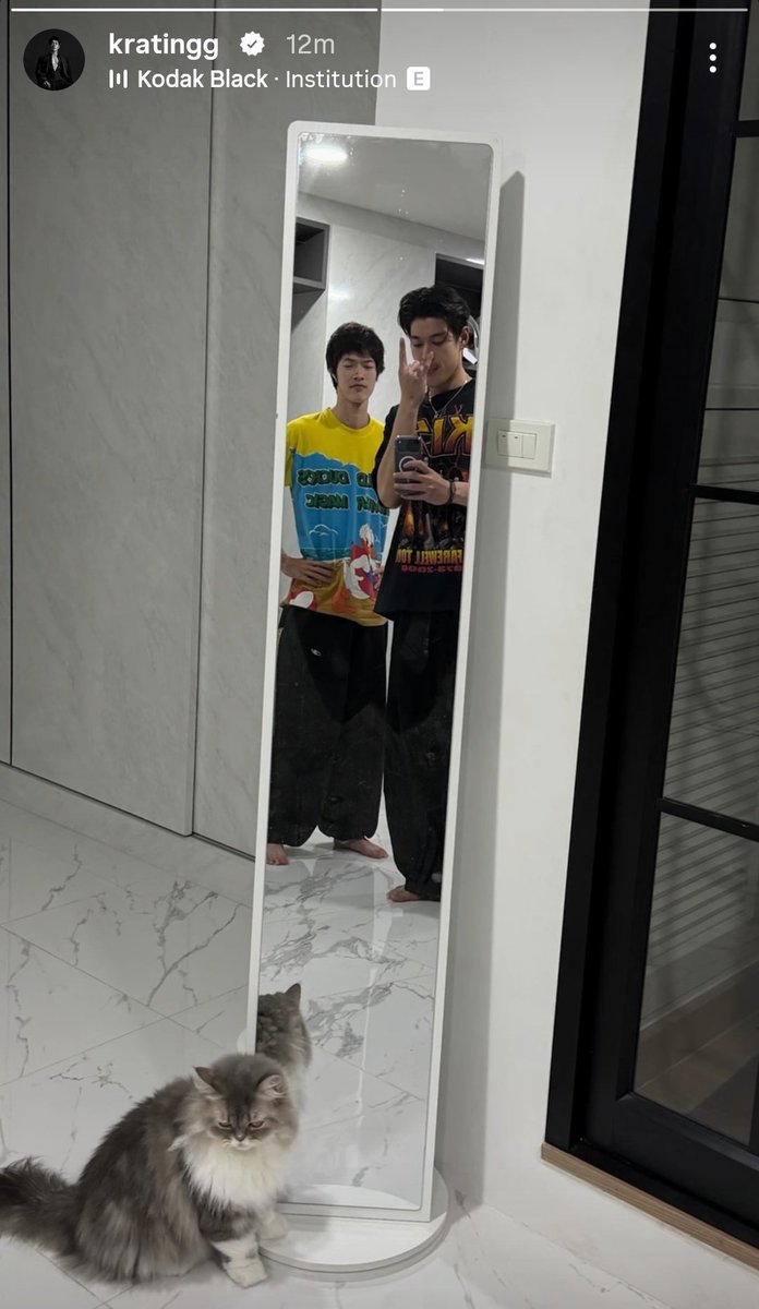 meeningroutin's tweet photo. LAH NOAN BANG?????? WKWKWKWW ngapel lu??? #tingmeen https://t.co/W4PJKbXhWa