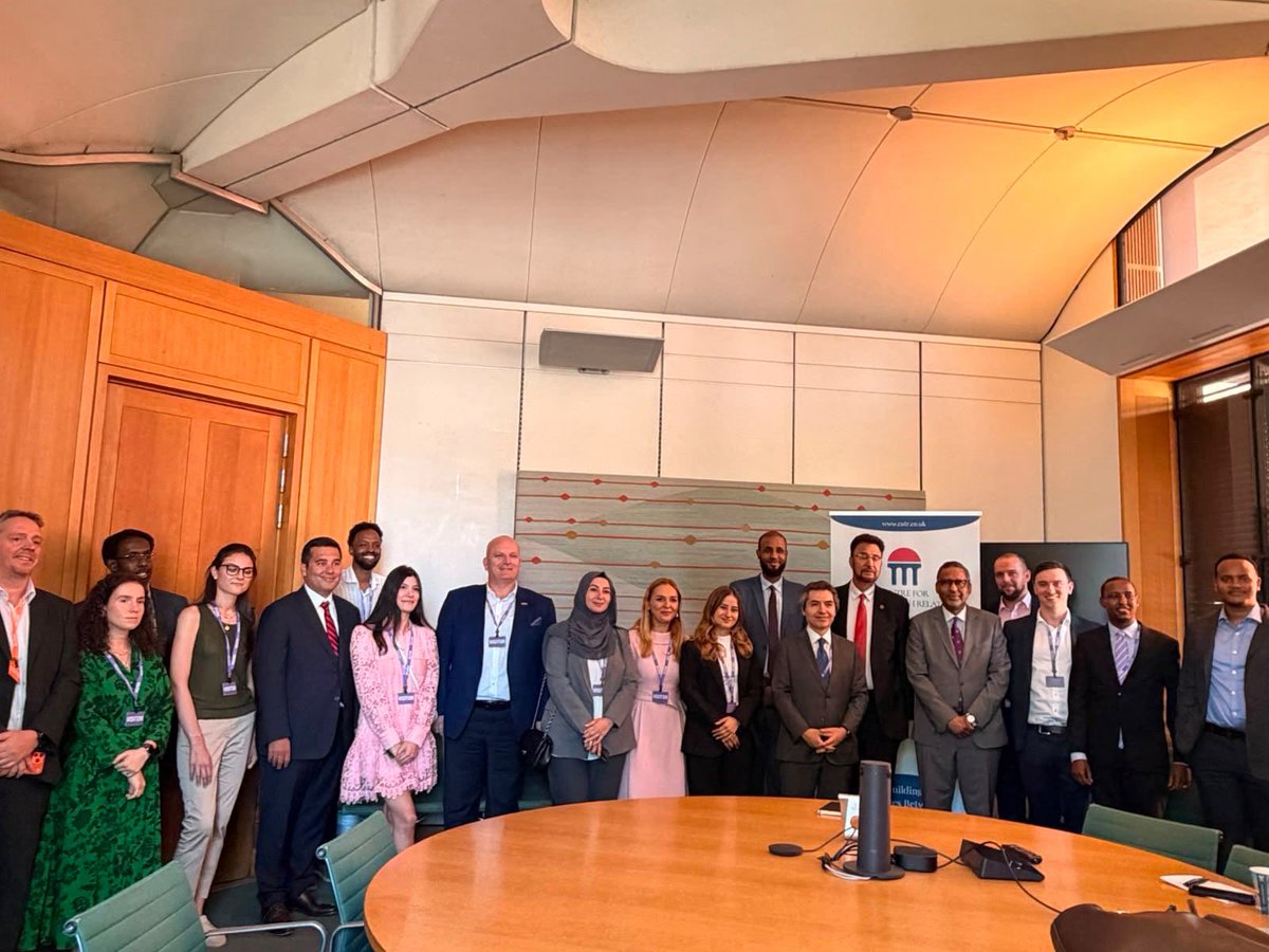 TC_LondraBE's tweet photo. Birleşik Krallık Parlamentosu’nda düzenlenen yuvarlak masa toplantısında BK–Türkiye–Somali üçlü işbirliği imkânlarını ele aldık.

Pleased to attend a roundtable at the UK Parliament, organised by @catr_uk, to discuss opportunities for UK–Türkiye–Somalia partnerships. https://t.co/cmqNPNACzP