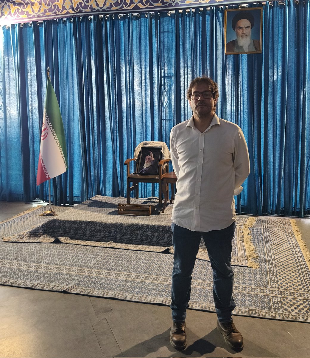 CarlosPazC2021's tweet photo. Al margen de la enorme oferta museística de Teherán, dos de ellos resultan muy didácticos para comprender la realidad actual: De la defensa sagrada, en el que se explica la guerra contra Iraq; Del Eje de la resistencia, imprescindible para entender hoy Oriente Medio. https://t.co/0JAy9uyCxO