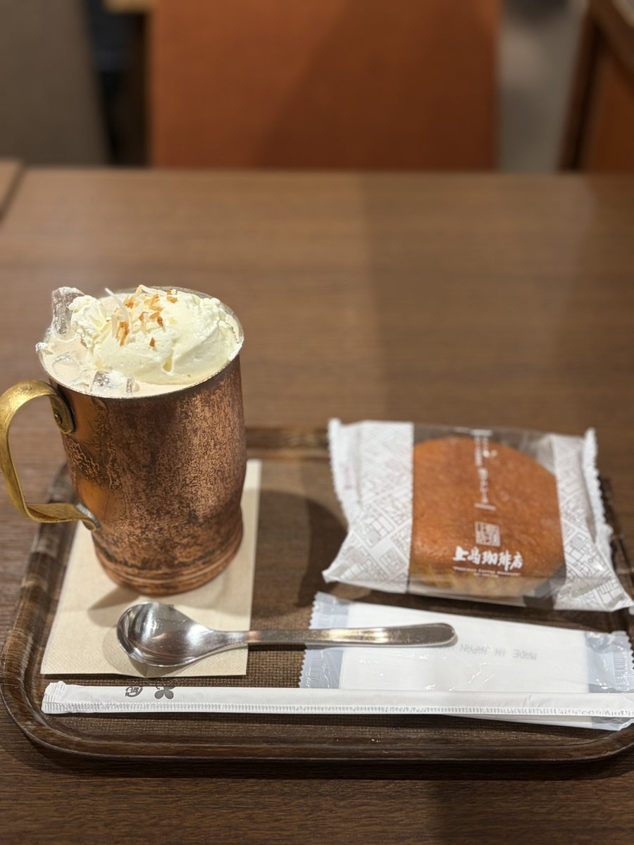 shiroi_onaka's tweet photo. 上島珈琲店のココナッツミルクコーヒーの季節がやってきたぞ〜〜〜🥥🥥🥥
(適当に頼んだマドレーヌもしっとり美味しい) https://t.co/ED9VcFokMr