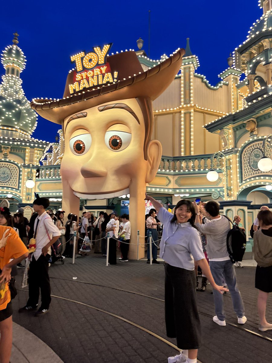intrludemoni's tweet photo. tokyo disney sea dayyyy https://t.co/Fjn0g7g1Xc