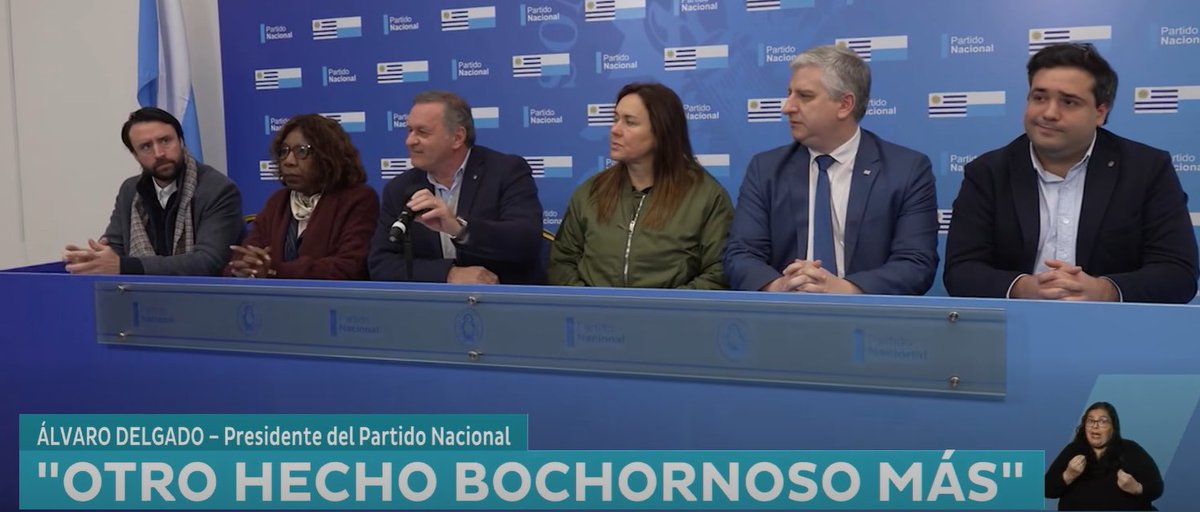 maqui13's tweet photo. Partido Nacional y Partido Colorado hace años que no pagan Impuesto de Primaria.  

Va la factura de cada uno ¿Van a ponerse al día? https://t.co/fV6Upv4AjV