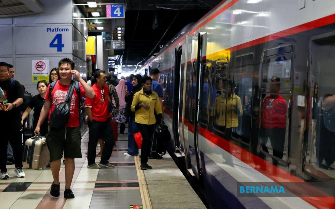 bernamadotcom's tweet photo. PRN Johor: KTMB tawar 7,464 tempat duduk tambahan tren ETS, diskaun 20 peratus
https://t.co/SE3wNPPfW4
#BernamaNews
#PRNJohor
#KTMB
#ETS
#Diskaun https://t.co/2tLF5zRwcP