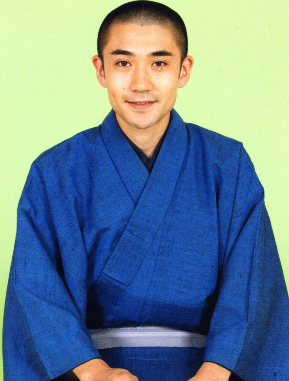 yogiri_books's tweet photo. 圓菊一門きっての貴公子で古典派の名手――ってこの師匠は前座時代からほとんど風貌が変わりませんね。ずっと若様みたいな高貴な雰囲気で。 https://t.co/gCQwqSMxw8