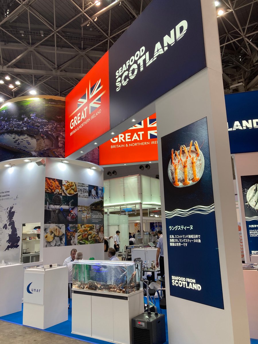 seafishuk's tweet photo. Our JISTE-branded podiums are available free of charge for UK exporters, making them an affordable way to increase your brand's visibility in-market.🌏

These free-standing podiums act as a reception desk and provide an ideal signpost and focal point for your business.
(1/2) https://t.co/nEn0yRLQxE