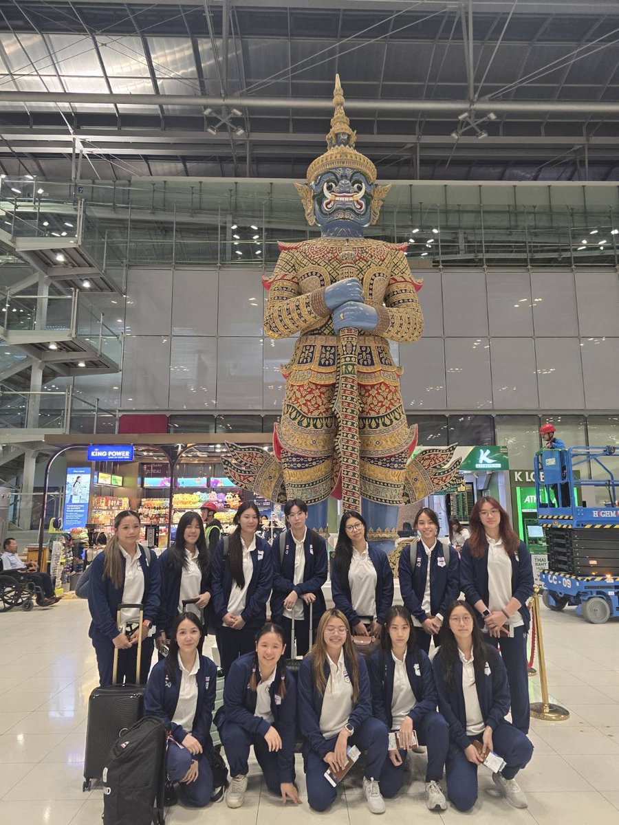 NunnamStudio's tweet photo. 🇹🇭✈️🇨🇳 ส่งแรงเชียร์และกำลังใจให้ “ฮิม กุลชา” นักแสดงจากค่าย“หนุนนำสตูดิโอ้” ในฐานะตัวแทนนักกีฬาฮอกกี้น้ำแข็งหญิงทีมชาติไทย ที่เดินทางไปร่วมกิจกรรมแลกเปลี่ยนและฝึกซ้อม รวมถึงลงแข่งขันกระชับมิตร Friendly Match ณ เมืองฉีฉีฮาร์ และนครฮาร์บิน สาธารณรัฐประชาชนจีน ระหว่างวันที่ 3-16 กรกฎาคม 2569 นี้

ขอให้น้องฮิมเก็บเกี่ยวประสบการณ์อย่างเต็มที่ ทำผลงานได้อย่างยอดเยี่ยม และสนุกกับทุกการแข่งขัน

มาร่วมส่งกำลังใจให้น้องฮิมไปด้วยกันนะคะ 🩵🏒❄️

#himkularchar
#nunnamstudio 
#icehockeythailand
#ฮิมกุลชา
#หนุนนำสตูดิโอ้