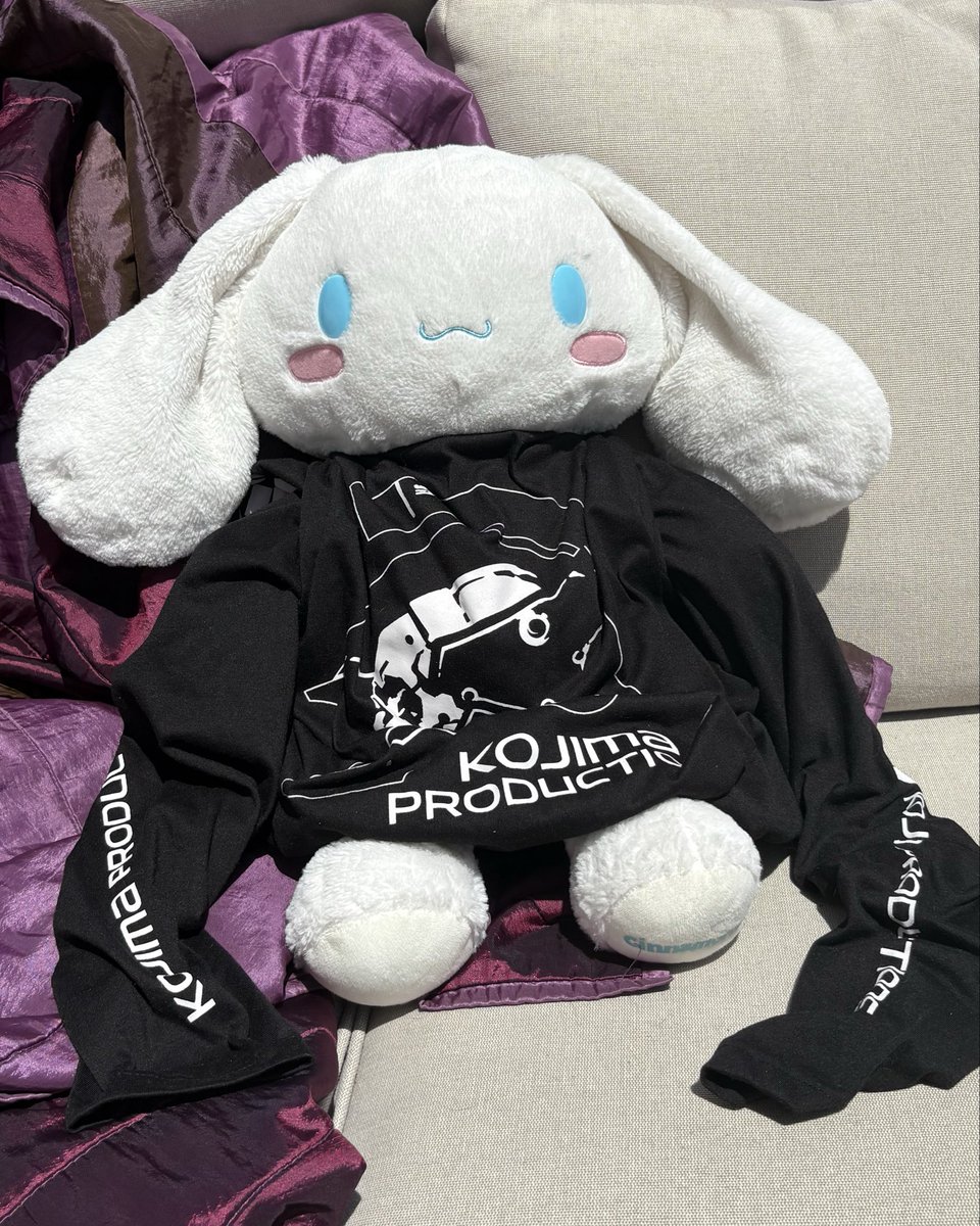 sanriodaily's tweet photo. when the merch is sold out in your size, but you still wanna support your fave https://t.co/4cNv67EDNl
