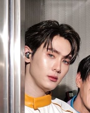 Spkasibook's tweet photo. จะกึงแข่งกันทำไมวะ5555555555555 https://t.co/4x8mgH19SY
