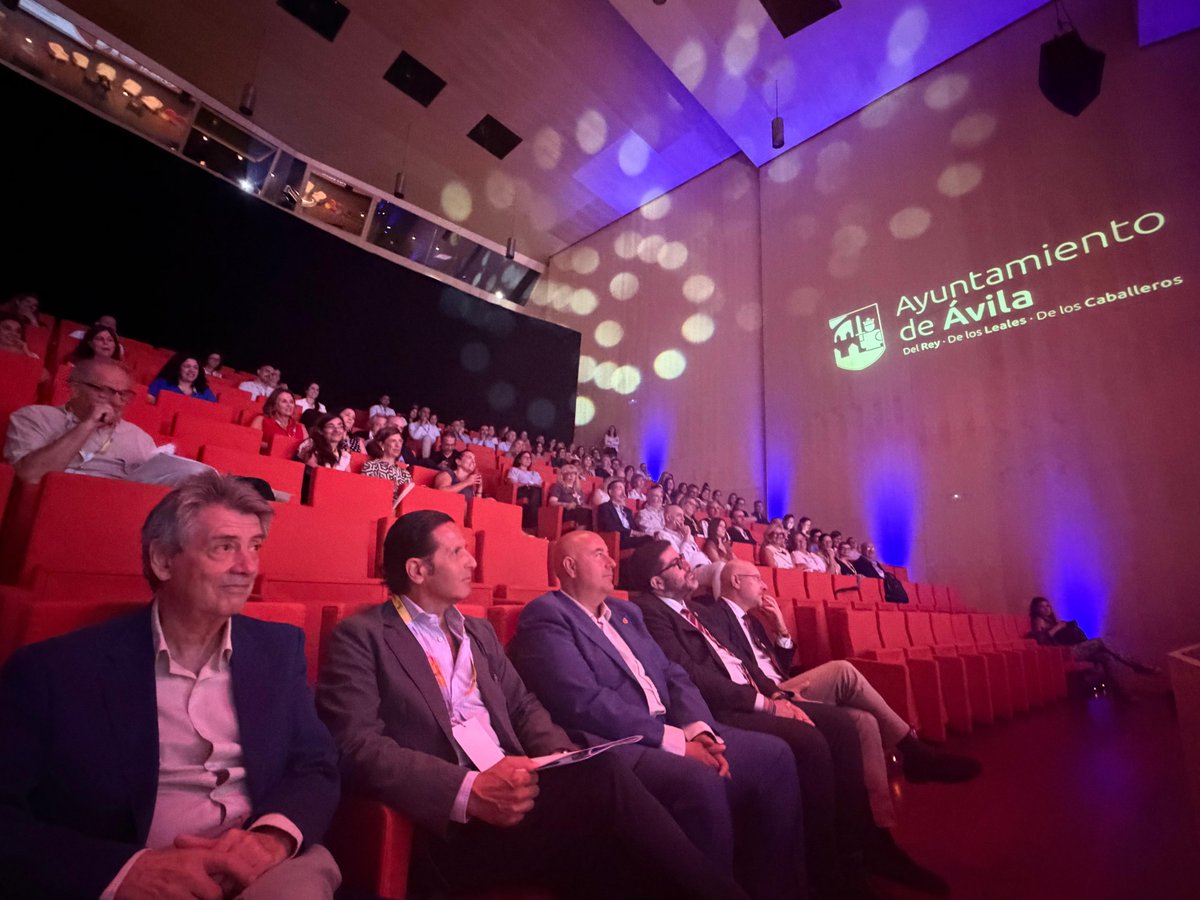 poravilaes's tweet photo. El turismo MICE supone una oportunidad única para #Ávila para ofrecer un nuevo atractivo y trabajar en la desestacionalización de las visitas

🗺️Cercanía con Madrid
🤝Espacios congresuales y de reuniones
👌Este #martes, lo hemos comprobado en el #ForoMice https://t.co/wReRJHiUIW