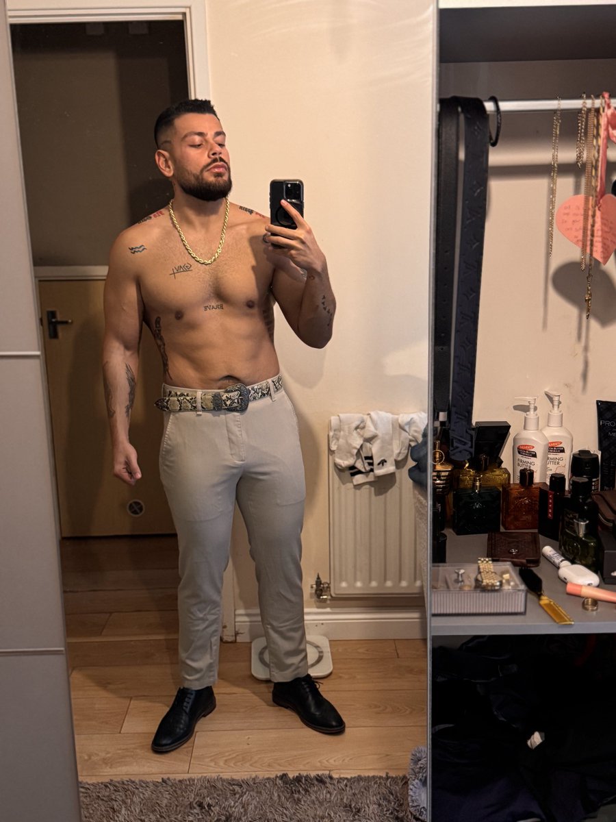 DomSaintshot's tweet photo. On your knees 🔥🔥🔥🔥 for daddy https://t.co/ALnDn6F8VS