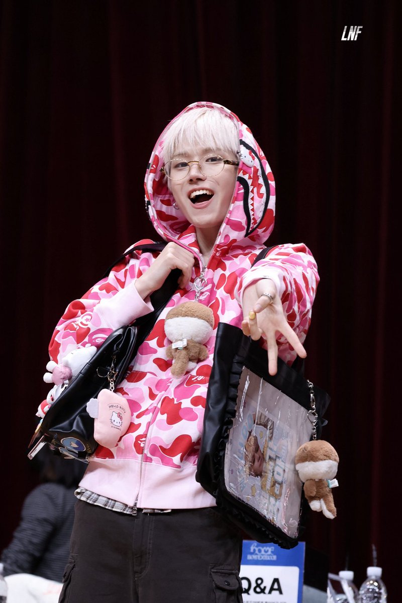 bndwiki's tweet photo. 🌟💬 [#WEVERSE REPLY] 260707 #RIWOO

🚪 You are so pretty lately
🦦 Yahooo thanks~ https://t.co/hAfxrQeaGK