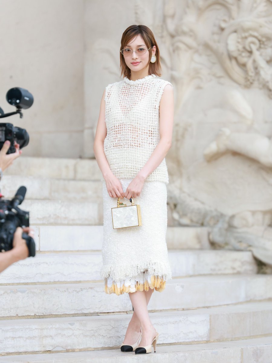 hionfashion's tweet photo. Jurin wearing Chanel FW26 to the Couture show in Paris https://t.co/oT1TXE29jQ