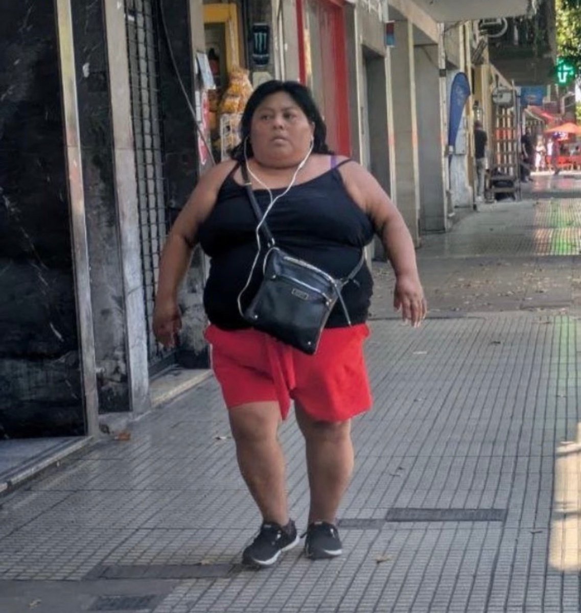 RealThe46877's tweet photo. @Mielcyta Si pierde Argentina espero que gane el mundial Colombia o Marruecos, los europeos me tienen podrida https://t.co/1KySeKjnB7