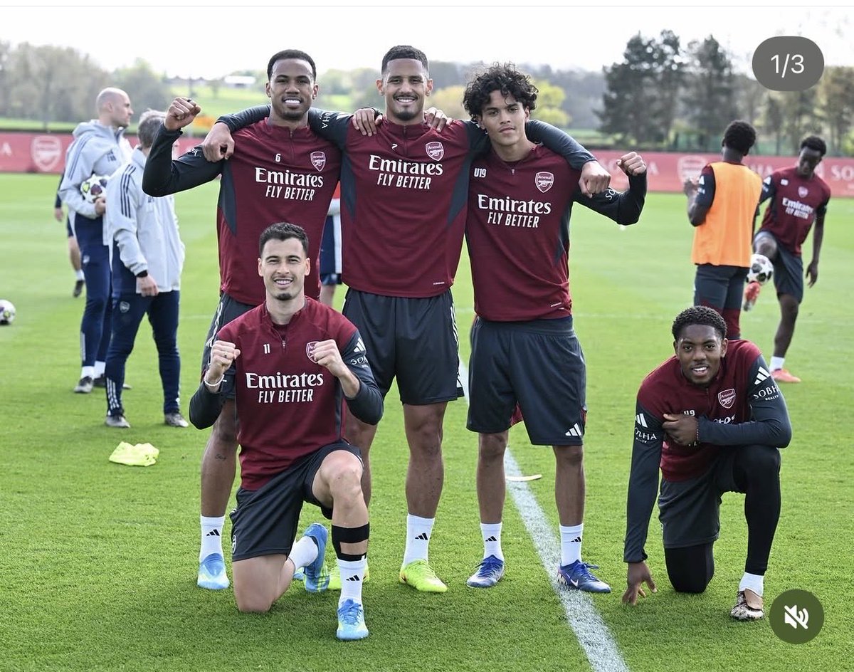 TheToonScout's tweet photo. England u17 RW Kyran Thompson also on Tyneside to discuss signing for NUFC Academy ✍️ 

Arsenal paid £1m for him from West Ham when he was 15.

Leaving Arsenal on a Free for a better route to first team football.

Spurs and ManCity also interested.

#NUFC https://t.co/r0JYJuM7Qa