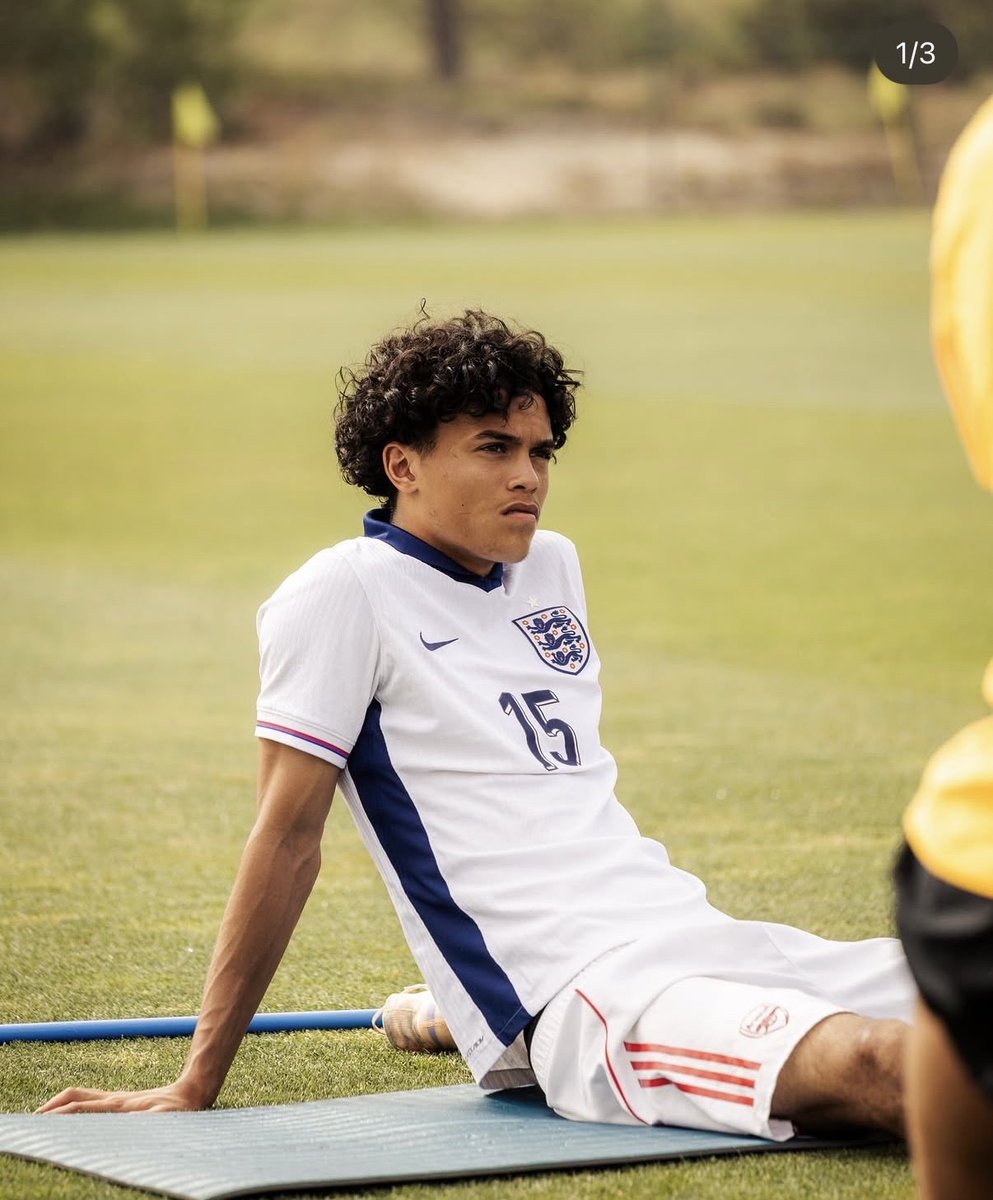 TheToonScout's tweet photo. England u17 RW Kyran Thompson also on Tyneside to discuss signing for NUFC Academy ✍️ 

Arsenal paid £1m for him from West Ham when he was 15.

Leaving Arsenal on a Free for a better route to first team football.

Spurs and ManCity also interested.

#NUFC https://t.co/r0JYJuM7Qa