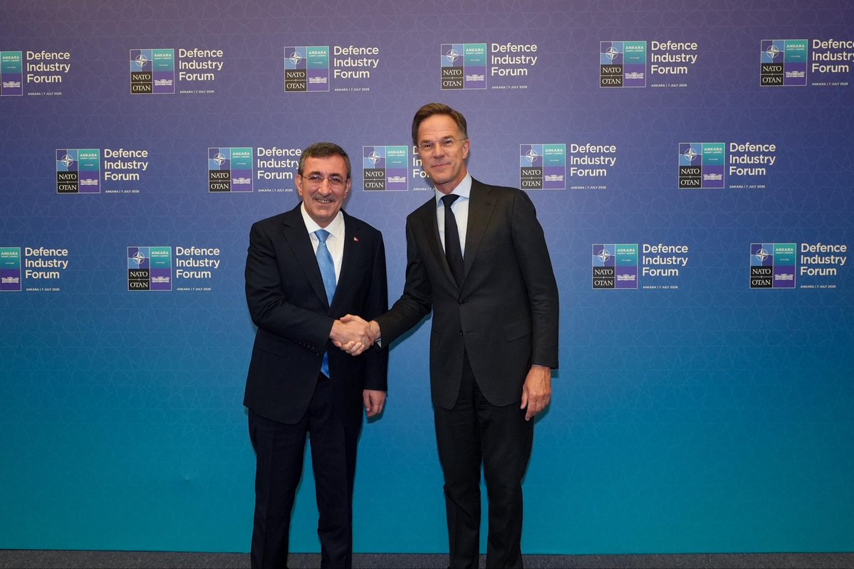 _cevdetyilmaz's tweet photo. Cumhurbaşkanımız Sayın @RTErdogan’ın ev sahipliğinde Ankara’da düzenlenen 36. NATO Devlet ve Hükümet Başkanları Zirvesi kapsamında gerçekleştirilen NATO Savunma Sanayii Forumu’na, NATO Genel Sekreteri Sayın Mark Rutte ve Milli Savunma Bakanımız Sayın Yaşar Güler ile birlikte iştirak ettik. 

Forumda, İttifakın caydırıcılık ve savunma kapasitesini güçlendirecek yeni dönemin önceliklerini, üretim kapasitesinin artırılmasını, teknolojik dönüşümü ve savunma sanayiinde uluslararası iş birliğini değerlendirdik.

Müttefikler arasında yaptırımlara yer olmadığını ve Avrupa’nın yeni güvenlik mimarisinde Türkiye’nin öneminin altını çizdik. 

Türkiye, güçlü üretim altyapısı, gelişmiş savunma sanayii ekosistemi ve güvenilir ortaklık anlayışıyla NATO’nun güvenlik mimarisine katkı sunmaya ve müttefikleriyle ortak üretim ve teknoloji geliştirme vizyonunu ilerletmeye devam edecektir.

Forumun, savunma sanayiinde yeni ortaklıklara ve NATO’nun güvenlik mimarisini güçlendirecek somut iş birliklerine vesile olmasını temenni ediyorum.