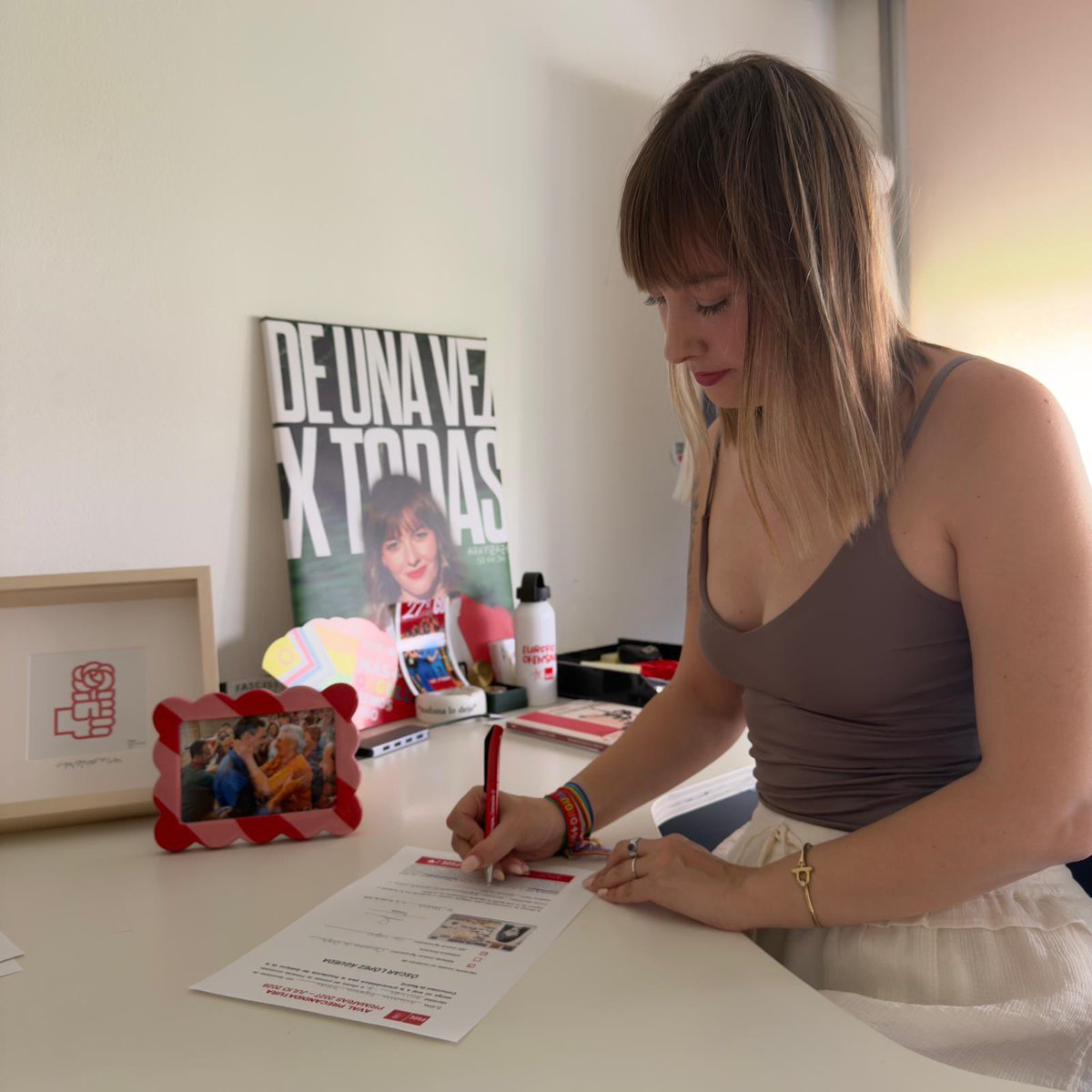 Aranza8_8's tweet photo. Yo lo tengo claro: 

Por el Madrid rural y la izquierda valiente. 
Por los servicios públicos y la vivienda.
Por la juventud.
Por un cambio que devuelva la dignidad a la Comunidad de Madrid.

Mi aval para @oscarlopeztwit 🚀✊🏼🌹 https://t.co/O20aTiFtbX