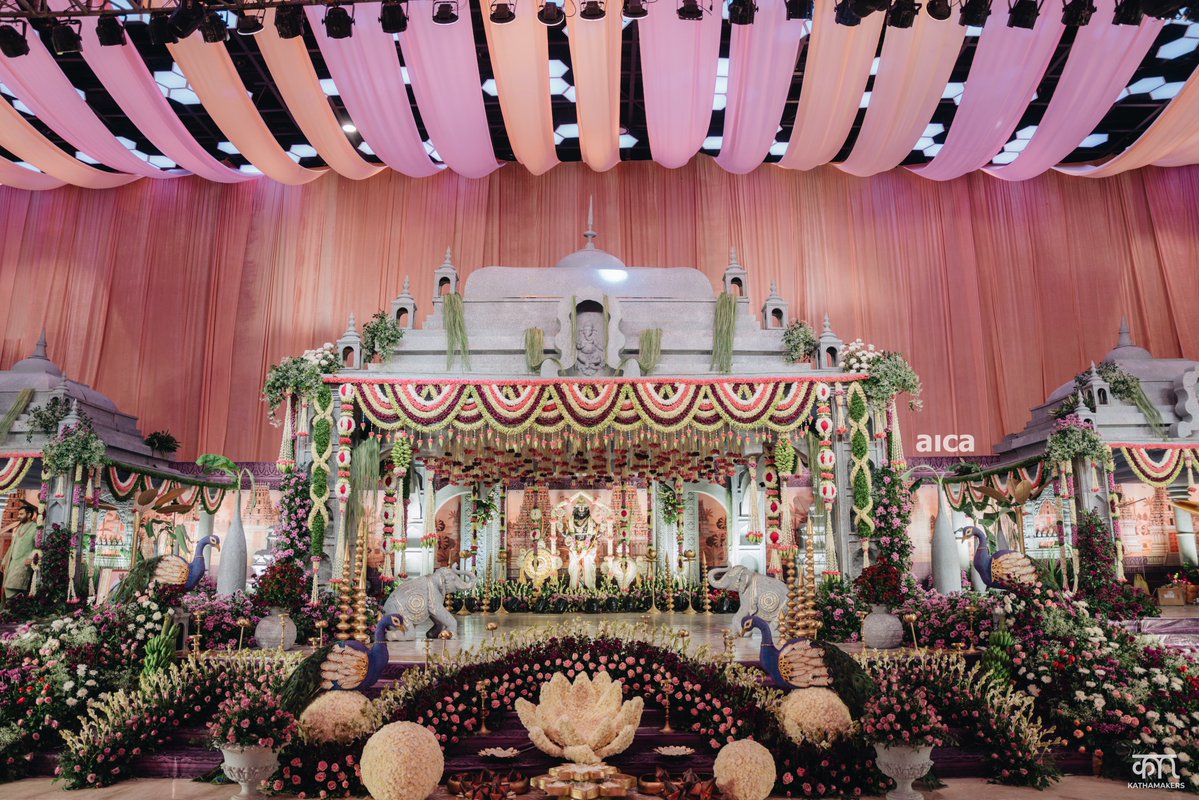 aicaevents's tweet photo. Mayura Vaibhavam Decor by AICA Events celebrates timeless South Indian heritage with majestic temple architecture, handcrafted floral artistry, elegant peacock motifs, and royal detailing.
Where tradition meets unforgettable celebrations.

#WeddingDecor #IndianWedding #AICAEvents https://t.co/QPo5tgWbZ7