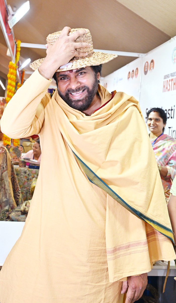venupro's tweet photo. ఆంధ్రప్రదేశ్ హస్తకళా మహోత్సవాన్ని ప్రారంభించిన ఉపముఖ్యమంత్రివర్యులు 
శ్రీ పవన్ కళ్యాణ్ గారు https://t.co/TAZdm43o41