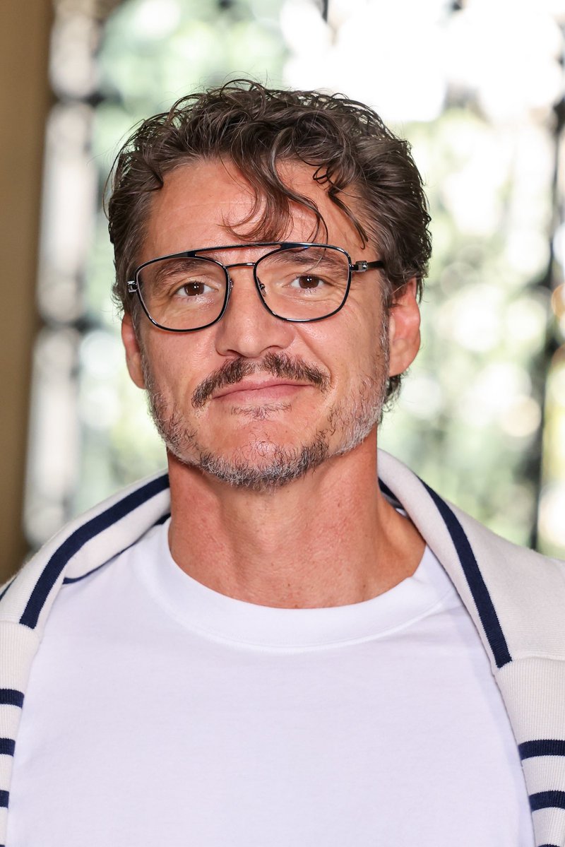 pascalarchive's tweet photo. Pedro Pascal attends the Chanel Haute Couture Fall/Winter 2026/2027 show in Paris https://t.co/RO2JLb490L