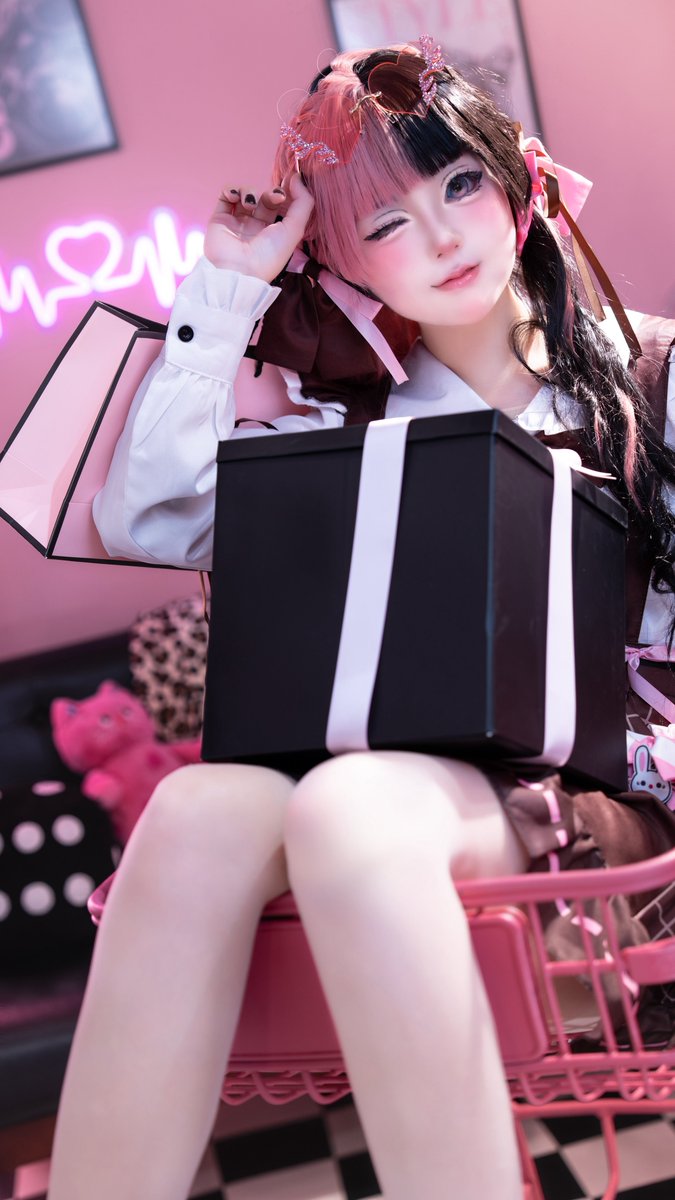 makaino115's tweet photo. vsp/🍫💘Cosplay

                       みんな待った？♡

📸『@yutakomachi_ch 』 https://t.co/juR7dOhxd0