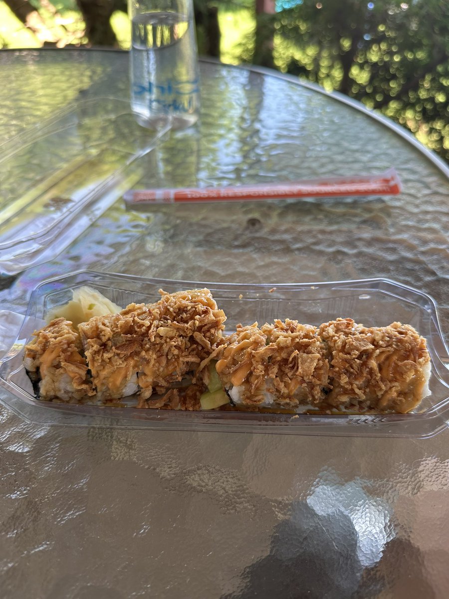 ikicals's tweet photo. 7/6/26

- iced matcha latte w/almond milk ~75
- sushi ~410
- 2 queso brats ~540 (not pictured)

total: 1,025
(forgot to post last night) https://t.co/FDGk5srDIV