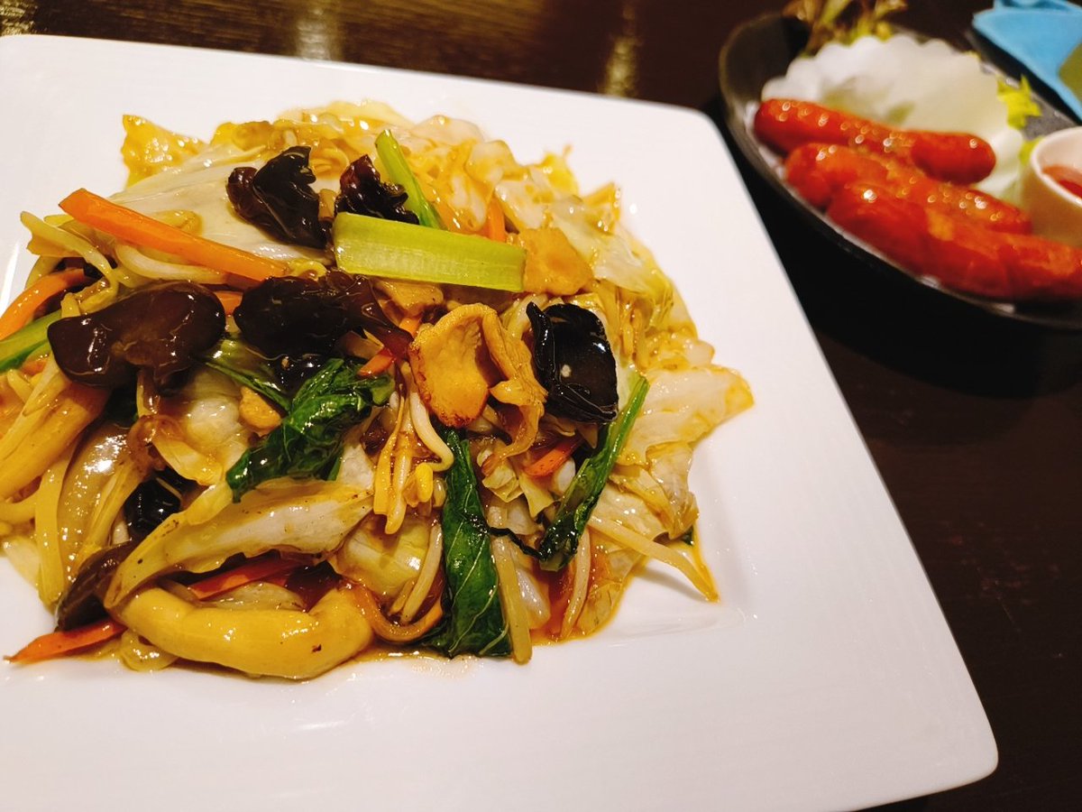 water__clock's tweet photo. 中華屋の野菜炒め美味い
奥のはウィンナー https://t.co/RLCuyPxr2p