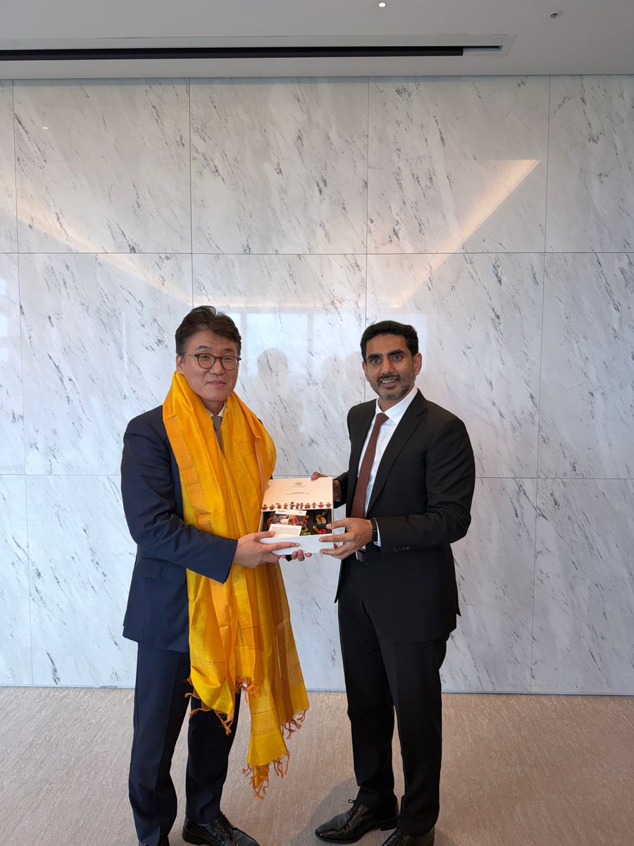 naralokesh tweet picture