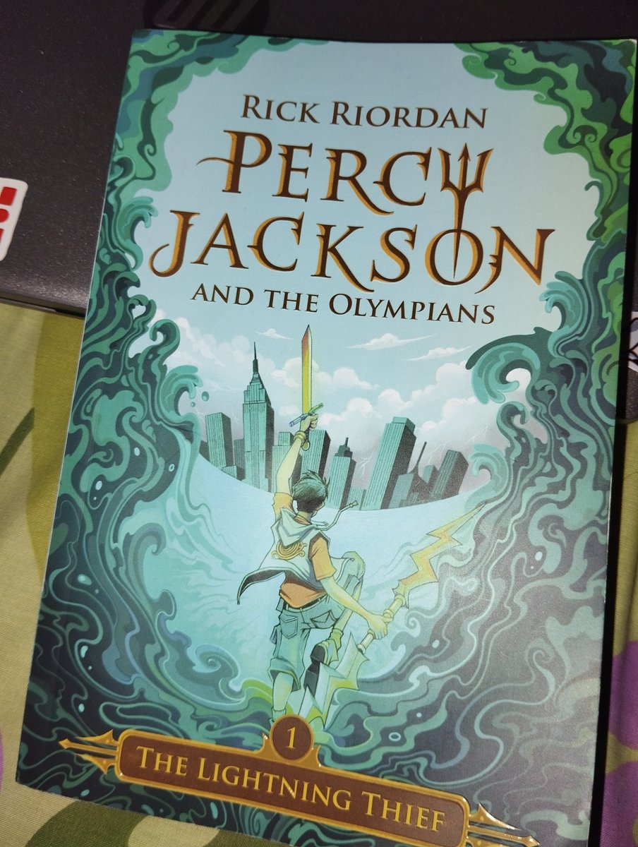 namgiill's tweet photo. 1. Percy Jackson (The lightning thief)

Udah sering denger percy jackson, cmn emang belum terlalu tertarik. Ternyata tentang "petualangan" seorang demigod. Dari kata demigo ini jadi penasaran dan akhirnya mulai baca. Overall sangat menyenangkan baca buku ini, https://t.co/ycFW9lLoAr