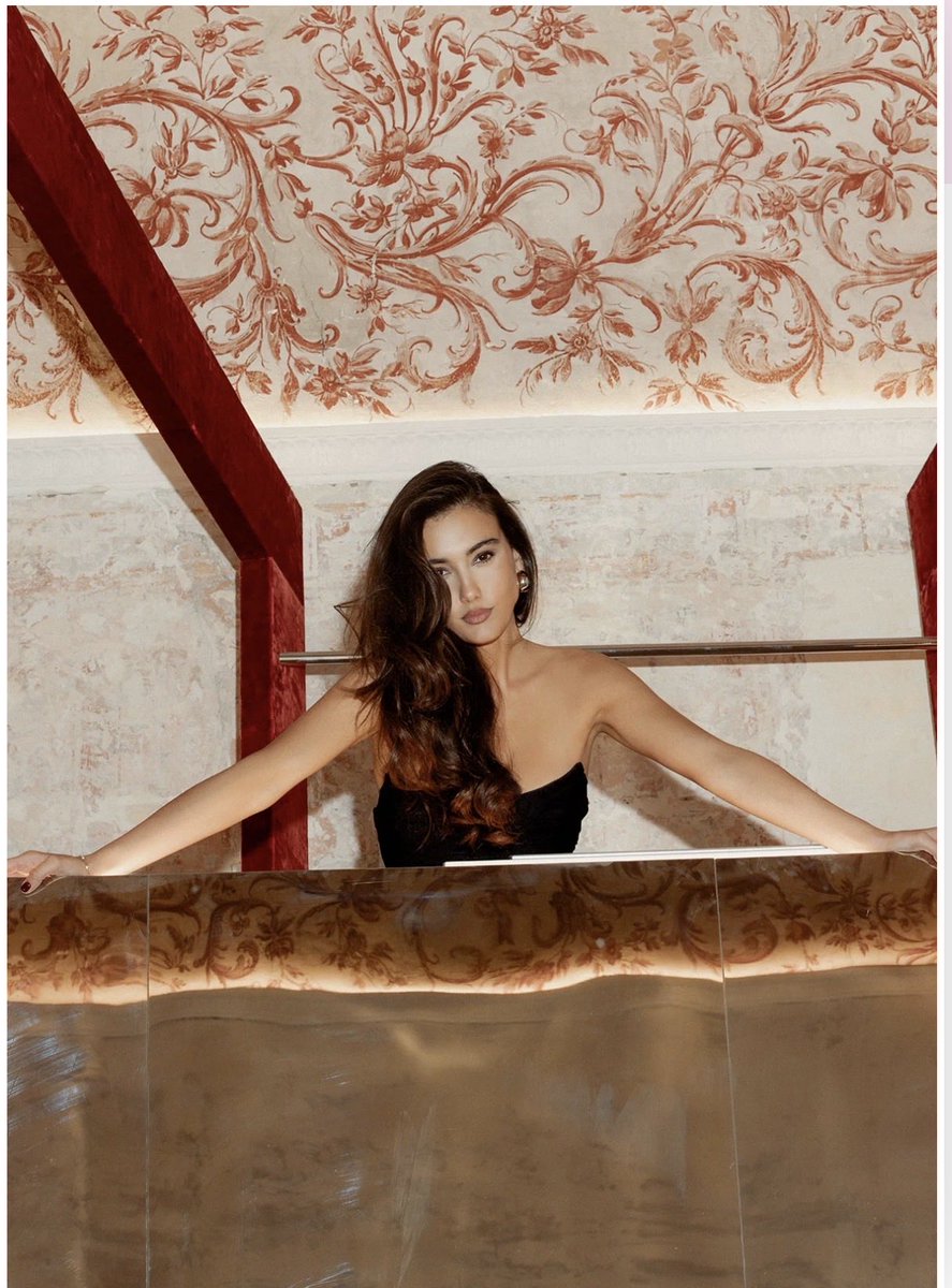 F2105_'s tweet photo. “La bellezza può essere un’opportunità, ma non dovrebbe mai diventare l’unica cosa attraverso cui una persona viene definita. Credo sia importante mostrare anche contenuto, carattere e personalità oltre alla bellezza estetica.” https://t.co/AEbl0RlWj8