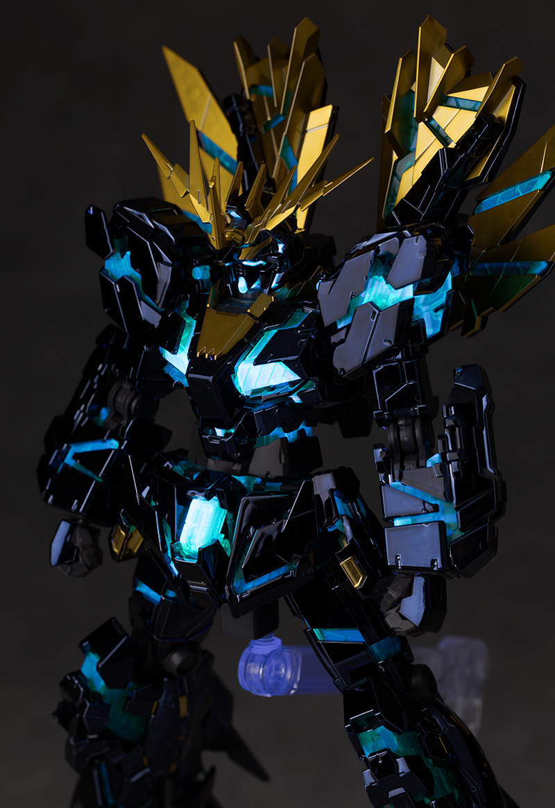 hoshimaruplamo's tweet photo. 「MOD MAGIC ブラックライト（模型工作用紫外線ライト）」のレビューを公開しました。ブラックフィルタを搭載する事で可視光線がカットされ、蛍光パーツ以外が青っぽく写ってしまう事が無くなります。そのため蛍光パーツの発光をより綺麗に写す事ができます。
https://t.co/pjZmUJ5zdt https://t.co/ry4u2gjG9S
