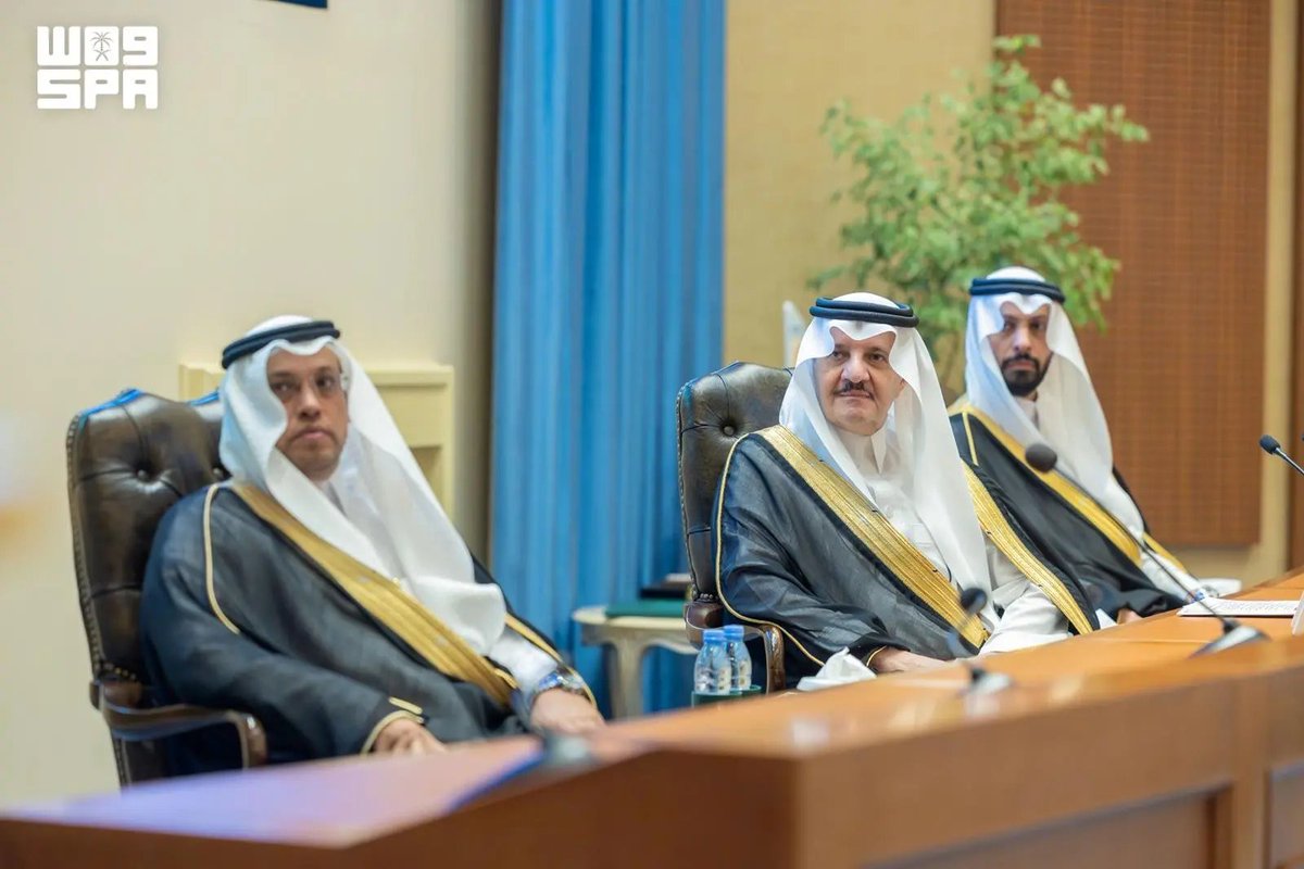SPAregions's tweet photo. أمير الشرقية يرعى حفل "فرحة خريج" لمستفيدي جمعية "بناء" لرعاية الأيتام في المنطقة.
https://t.co/Owgj23ajEu
#واس https://t.co/vtRgaELsOU