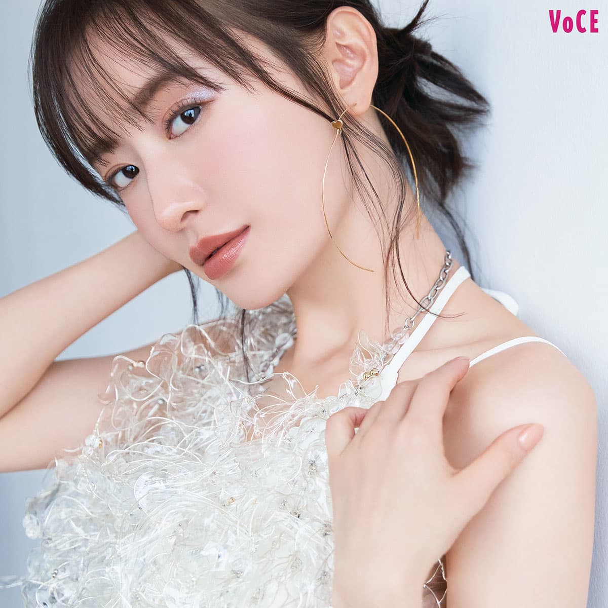 nobu_conscience's tweet photo. 女優・松本まりかさん
「高市政権の国旗損壊法はおかしい！
それは愛ではなく服従！
国立映画アーカイブ予算削減反対！日本の映画文化を守れ！」

高市総理
「憲法改正！緊急事態条項制定！スパイ防止法！
ウクライナ支援！！台湾有事は日本有事！皇室典範改正！」

高市の方を支持する国民なんて現実にいるわけないだろ・・スマホ農場のなかだけだろ・・